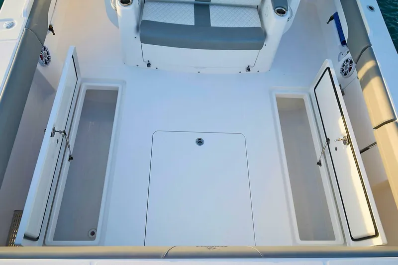 Slide: The Image of Regulator Marine 37 2026 - 4644927