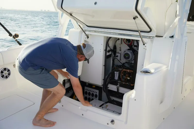 Slide: The Image of Regulator Marine 37 2026 - 4644948