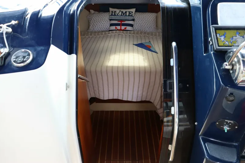 Slide: The Image of Tiara 3100 Coronet 2012 - 4648761