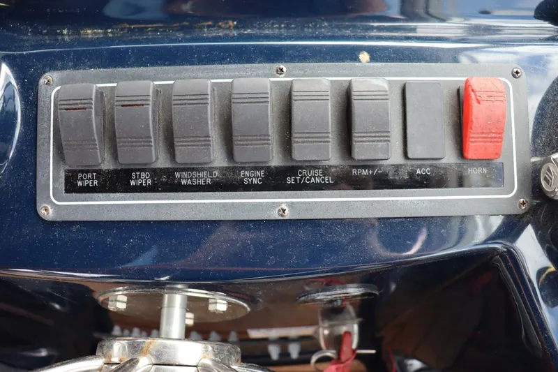 Slide: The Image of Tiara 3100 Coronet 2012 - 4648792