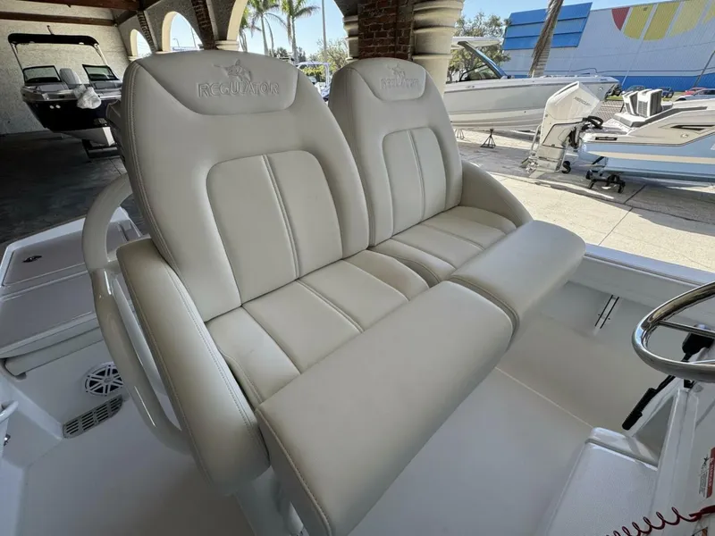 Slide: The Image of Regulator Marine 26xo 2025 - 5112810