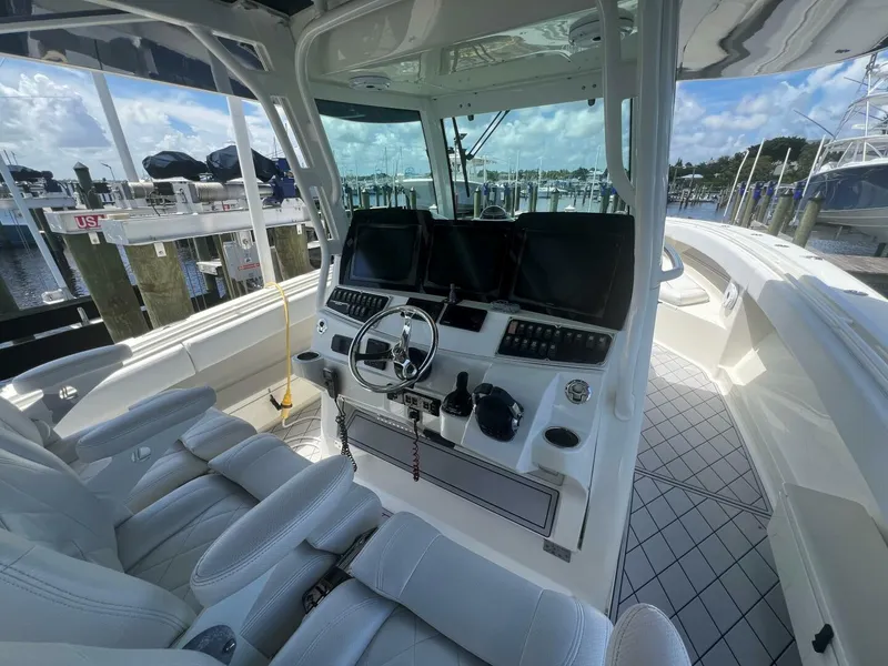 Slide: The Image of HCB 42 Five Wahoo Helm 2015 HCB 42 Five Wahoos - 4646222