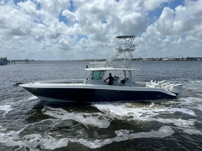 The Image of HCB 42 Five Wahoo - Profile 2015 HCB 42 Five Wahoos - 5181108