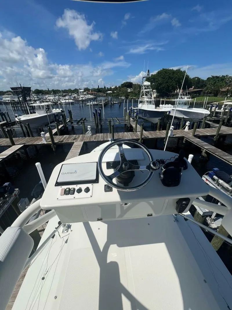 Slide: The Image of HCB 42 Five Wahoos Towerift 2015 HCB 42 Five Wahoos - 4646233