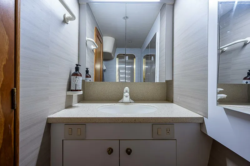 Slide: The Image of Master Head - 4646529