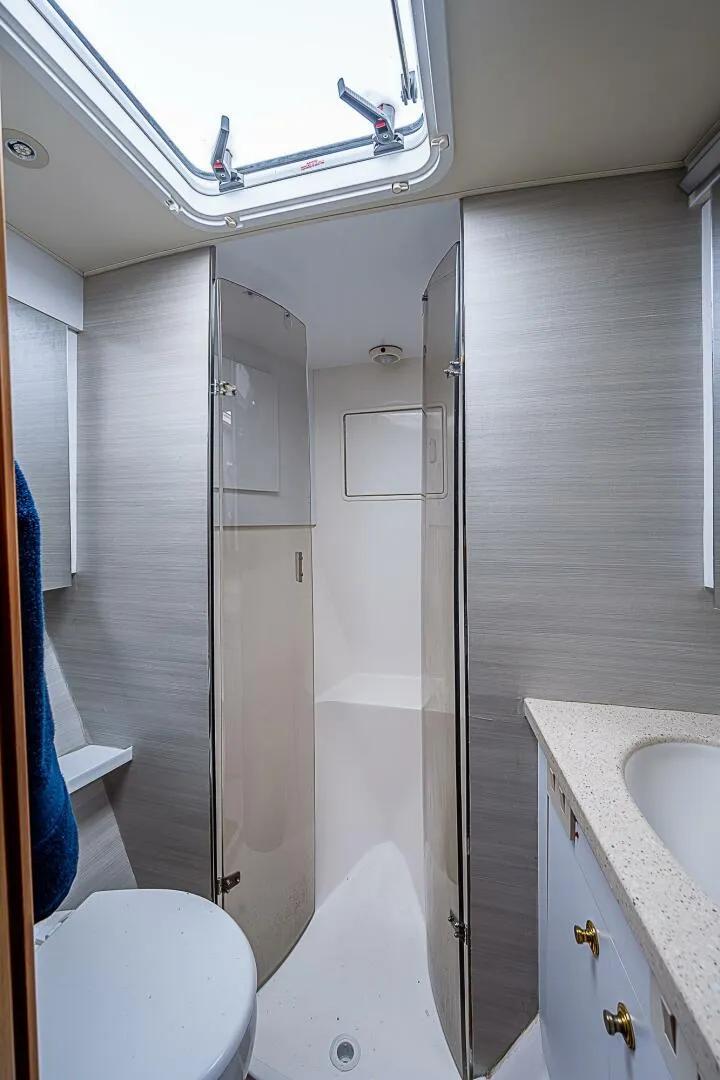 Slide: The Image of Guest Head - 4646562