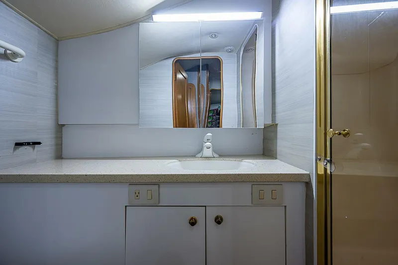 Slide: The Image of Guest Head - 4646565