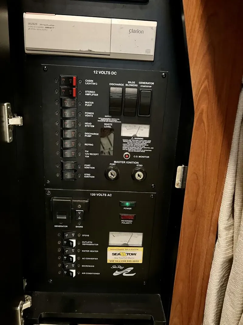 Slide: The Image of Sea Ray 320 Sundancer 2007 - 4646893