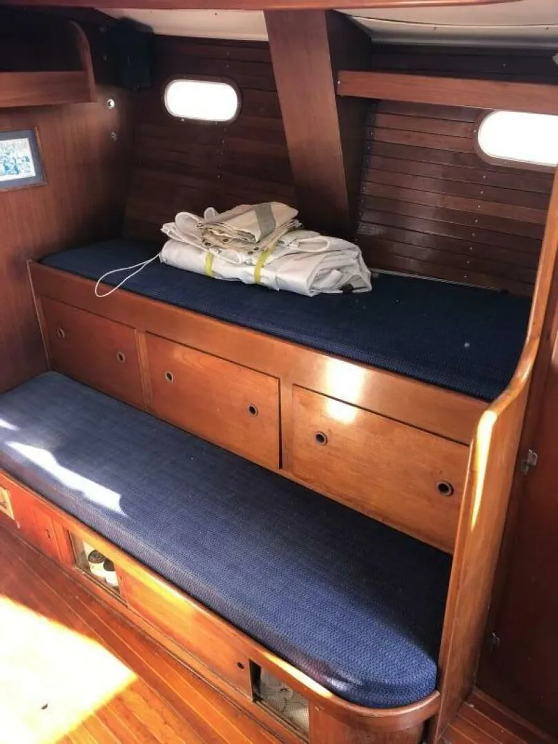 Slide: The Image of Fastnet Le Comte 1972 - 4836854