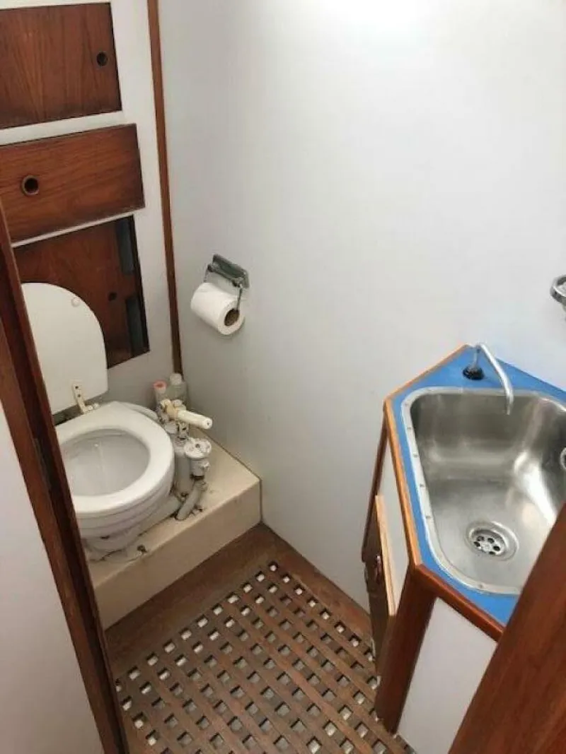 Slide: The Image of Fastnet Le Comte 1972 - 5469872