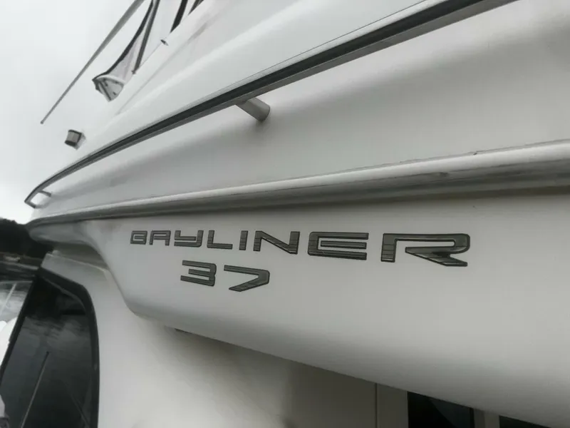 Slide: The Image of Bayliner Logo - 4649104