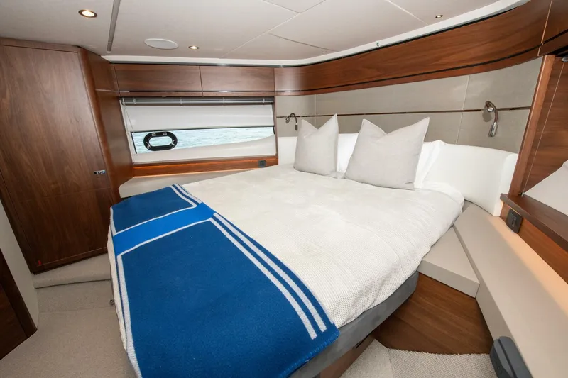 Slide: The Image of Princess S66 2021 - 4686927