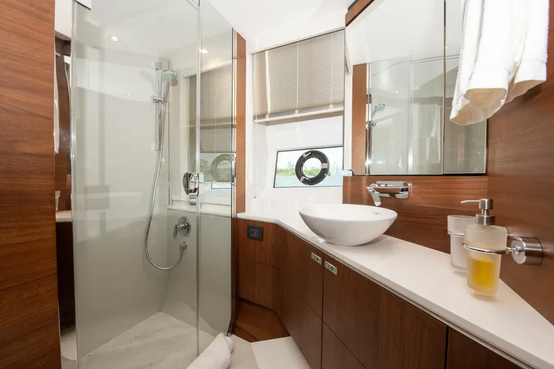 Slide: The Image of Princess S66 2021 - 4686928