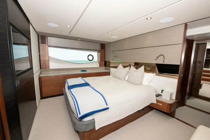 Slide: The Image of Princess S66 2021 - 4686936