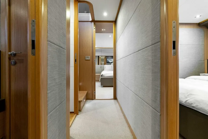 Slide: The Image of Ferretti Yachts 800 2012 - 4827611