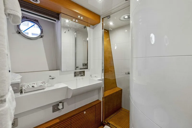 Slide: The Image of Ferretti Yachts 800 2012 - 4827618