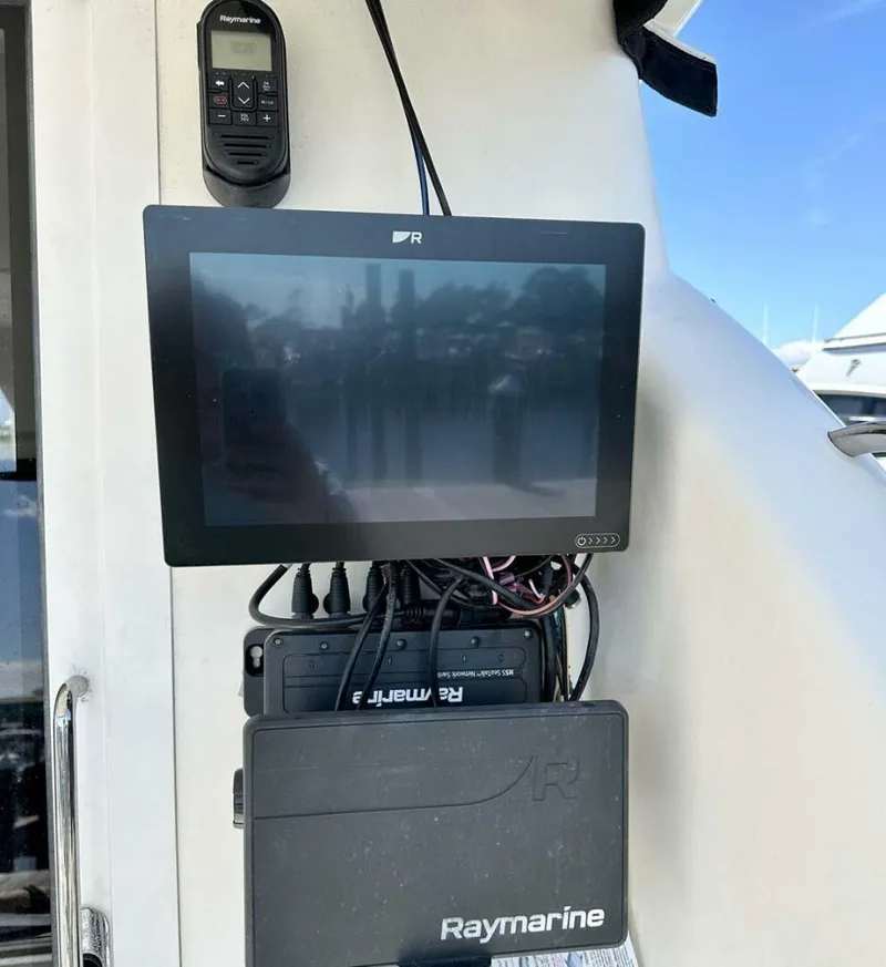 Slide: The Image of Meridian 411 Sedan 2007 - 4652942