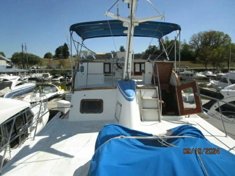 Slide: The Image of 49' DeFever tender deck forward - 4653153