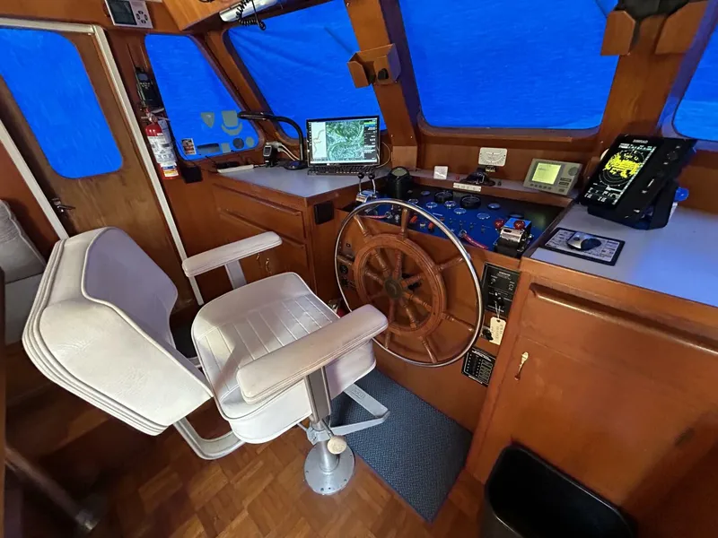 Slide: The Image of 49' DeFever pilothouse helm1 - 4653099