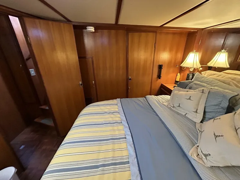 Slide: The Image of 49' DeFever master stateroom starboard - 4653253