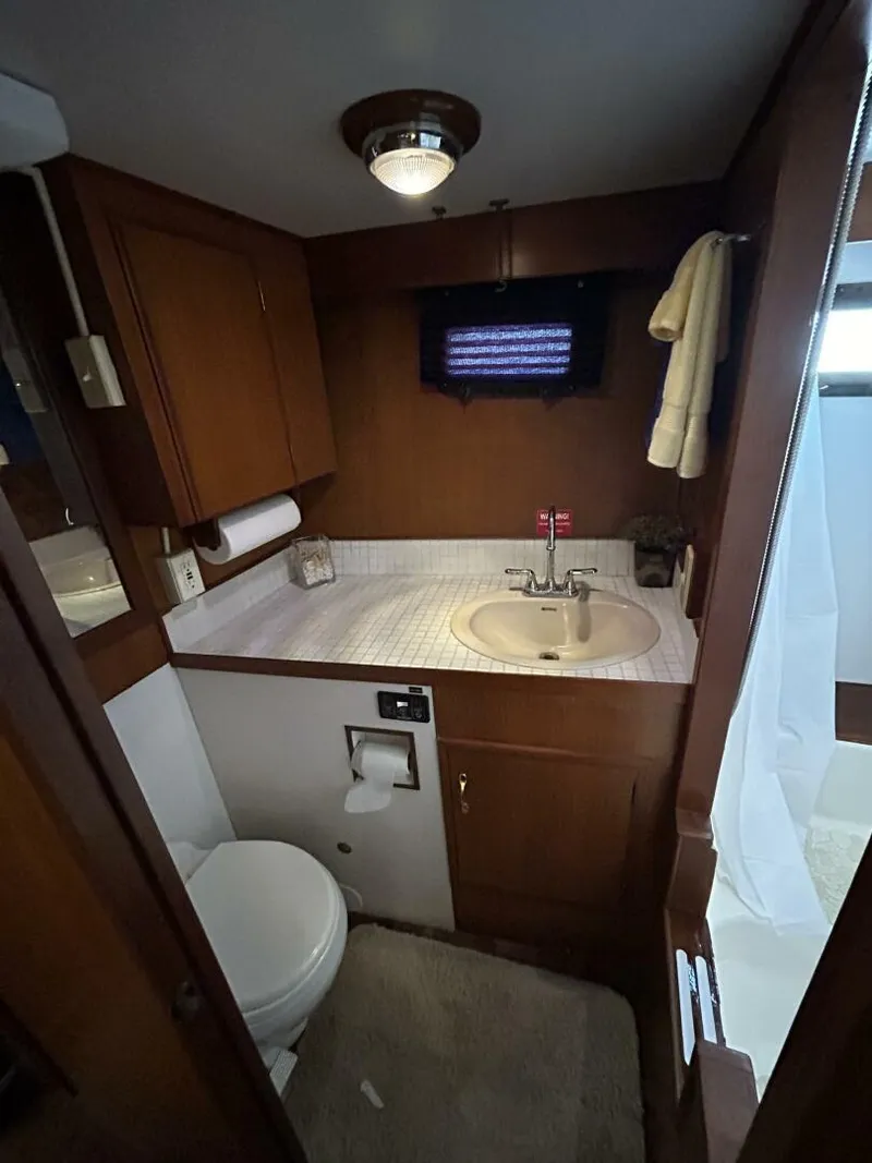 Slide: The Image of 49' DeFever master stateroom head - 4653702