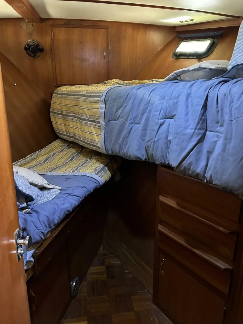 Slide: The Image of 49' DeFever guest stateroom - 4653244