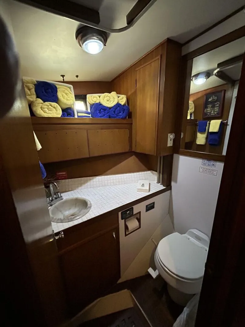 Slide: The Image of 49' DeFever guest stateroom head - 4653242