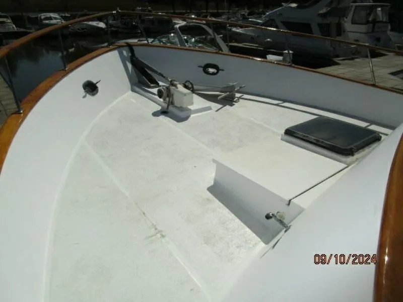 Slide: The Image of 49' DeFever foredeck2 - 4653081