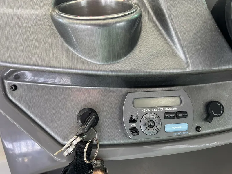 Slide: The Image of 23.1 Stereo Controller - 4660432