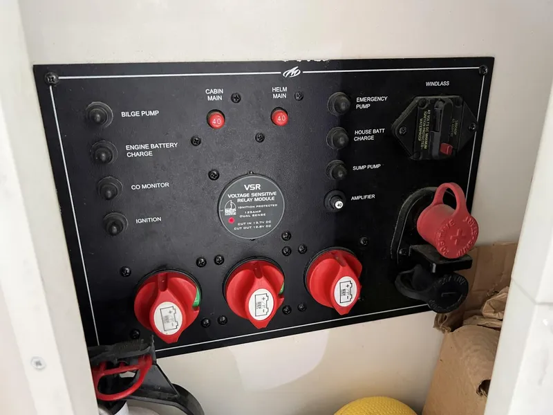 Slide: The Image of 34 Battery Controler - 4660446