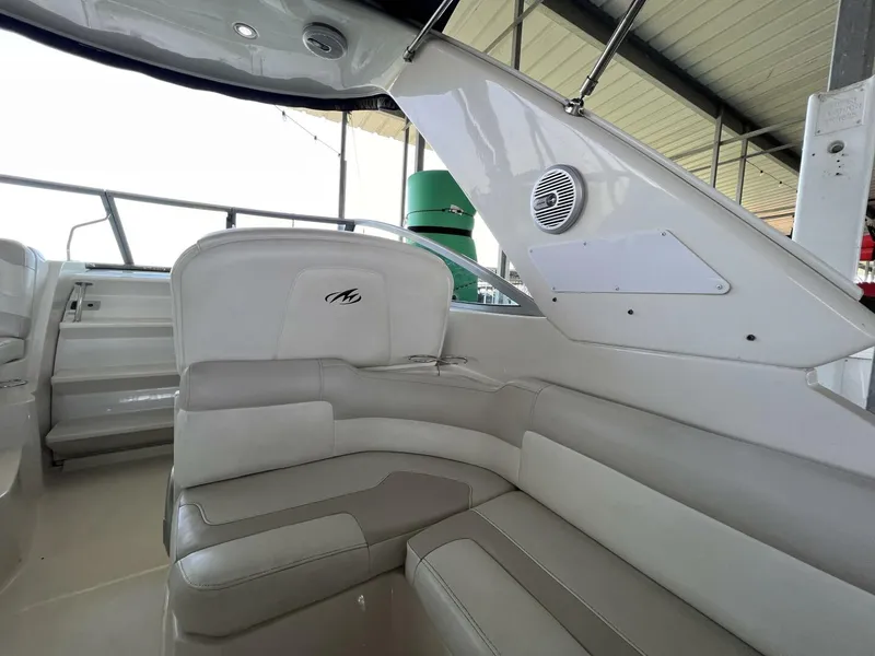 Slide: The Image of 37 Spoiler With Speaker And Lighting - 4660449