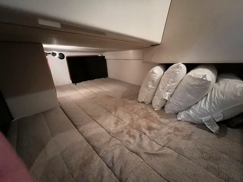 Slide: The Image of 48 Stern Cabin TV - 4660463