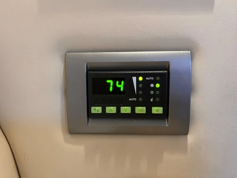 Slide: The Image of 59 AC Controller - 4660479