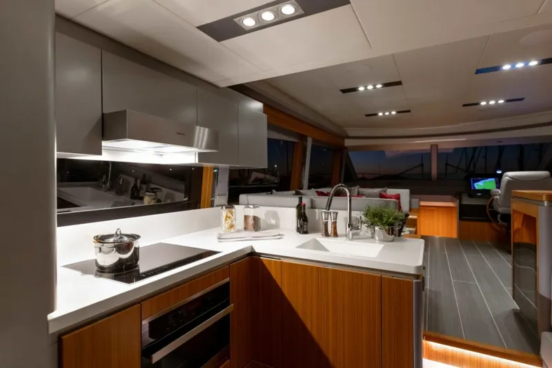 Slide: The Image of OceanClass 68 Fly - 4654516