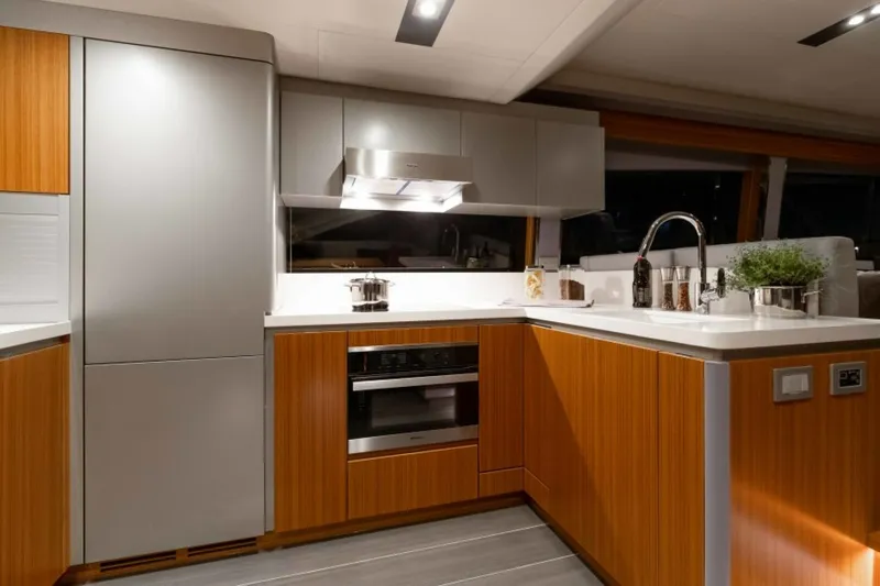 Slide: The Image of OceanClass 68 Fly - 4654519