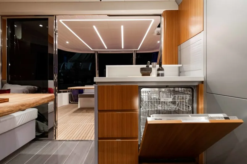 Slide: The Image of OceanClass 68 Fly - 4654524