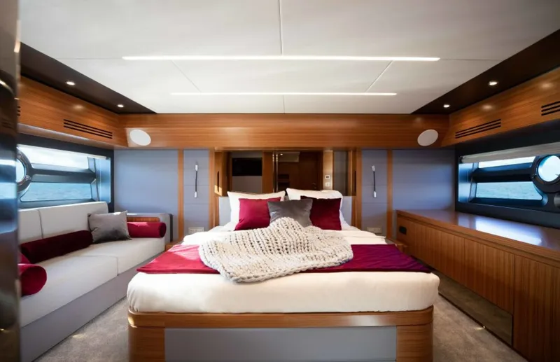 Slide: The Image of OceanClass 68 Fly - 4654496