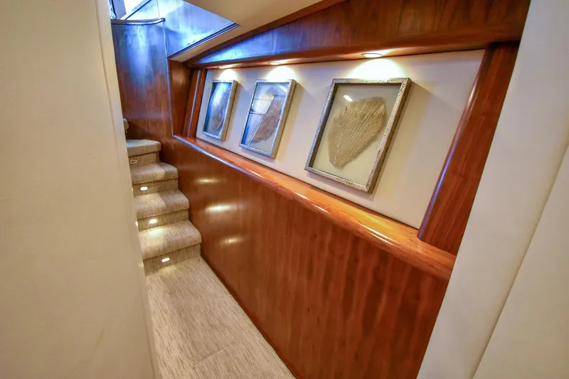 Slide: The Image of 1991 Monterey 65 Convertible Emma Ruth - 4777581