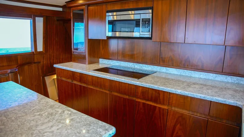 Slide: The Image of 1991 Monterey 65 Convertible Emma Ruth - 4777596