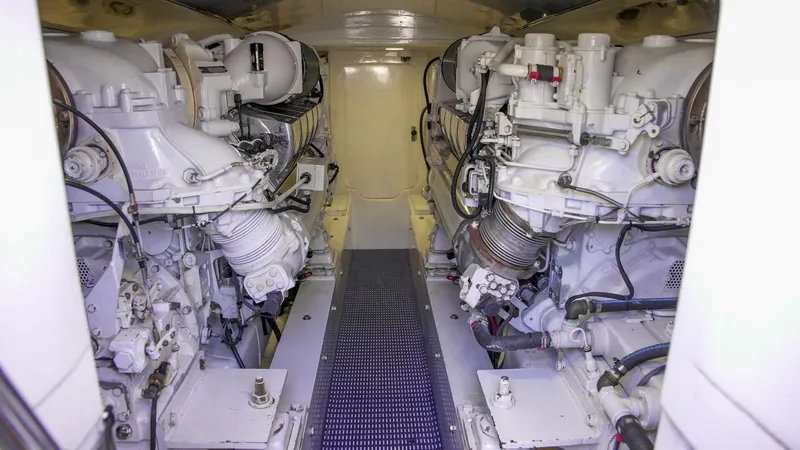 Slide: The Image of 1991 Monterey 65 Convertible Emma Ruth - 4777599