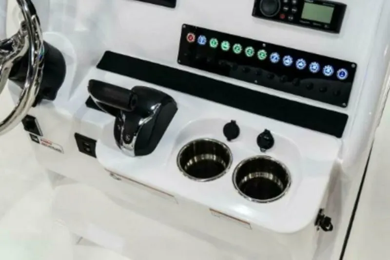 Slide: The Image of Edgewater 230CC 2025 - 4654975