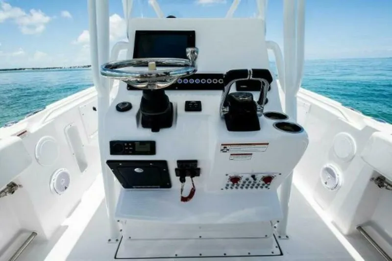 Slide: The Image of Edgewater 245CC 2025 - 4655140