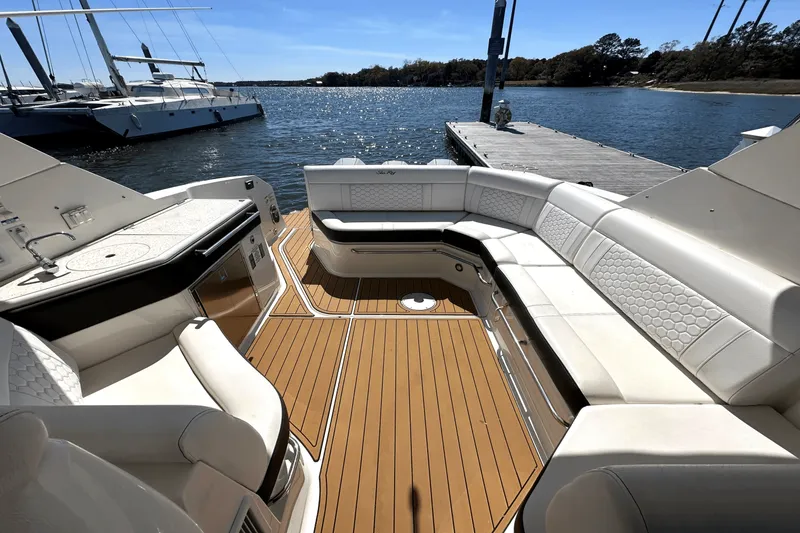 Slide: The Image of Sea Ray 320 SUNDANCER 2020 - 14
