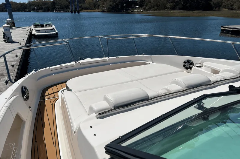 Slide: The Image of Sea Ray 320 SUNDANCER 2020 - 28