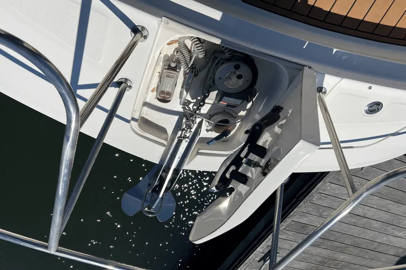 Slide: The Image of Sea Ray 320 SUNDANCER 2020 - 31