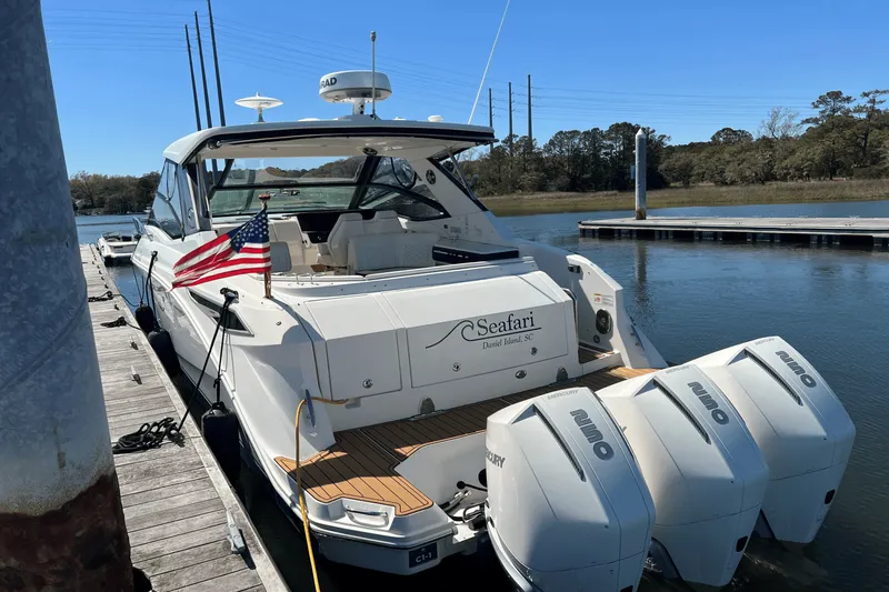 Slide: The Image of Sea Ray 320 SUNDANCER 2020 - 4