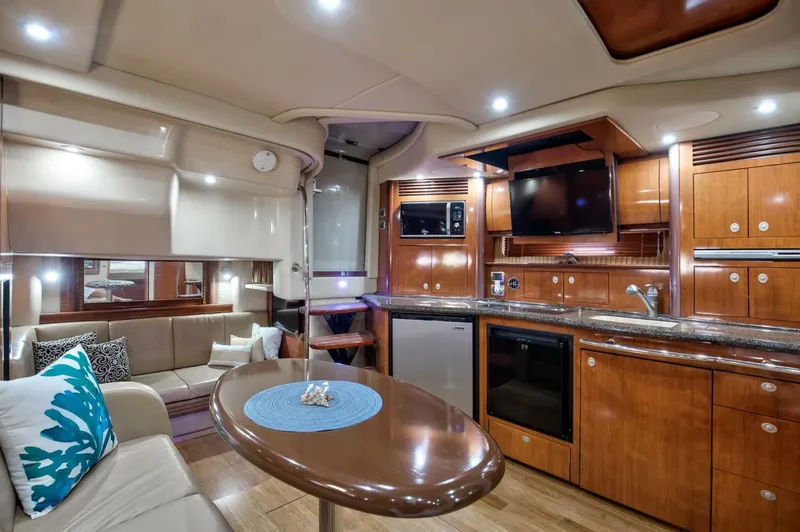 Slide: The Image of Sea Ray 390 Sundancer 2005 - 4693160