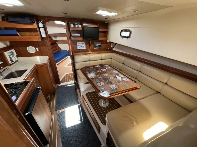 Slide: The Image of Mainship 34Pilot 34 Island Runner 2005 - 4657589