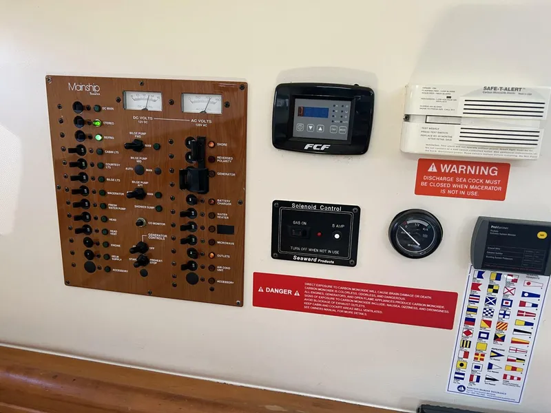 Slide: The Image of Mainship 34Pilot 34 Island Runner 2005 - 4657582