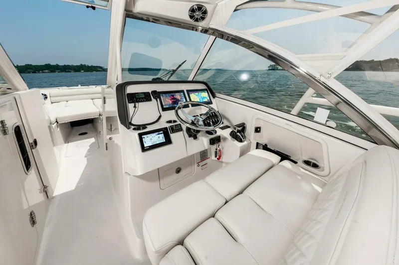 Slide: The Image of Grady-White 32 2022 - 4657745